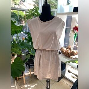 H&M Short Sleeve T-Shirt Dress in Tan